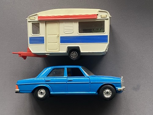 Corgi toys mercedes 240 - gs,
