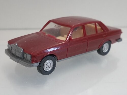 Mercedes 240 - ⛔, d
