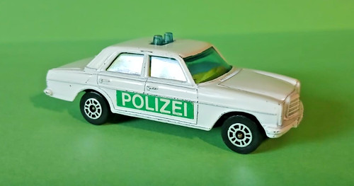 Corgi mercedes benz - ®,